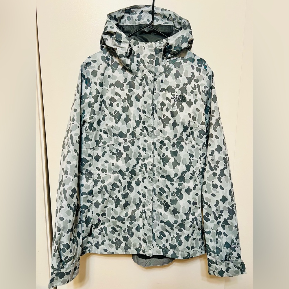 The North Face Women's Gray Camo Jacket - Medium